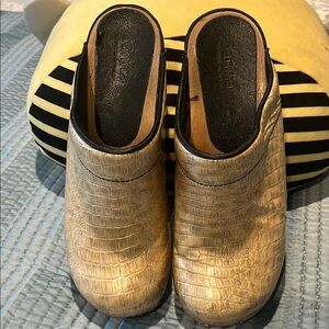 Sanita Cream Croc-Embossed Mules